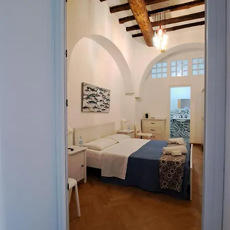 Garibaldi Bed and breakfast 3*