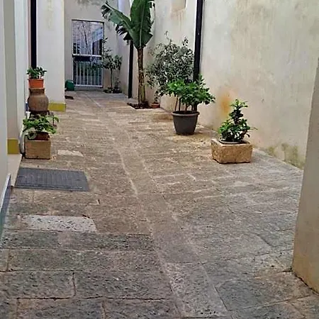 Garibaldi بيت ضيافة 3*